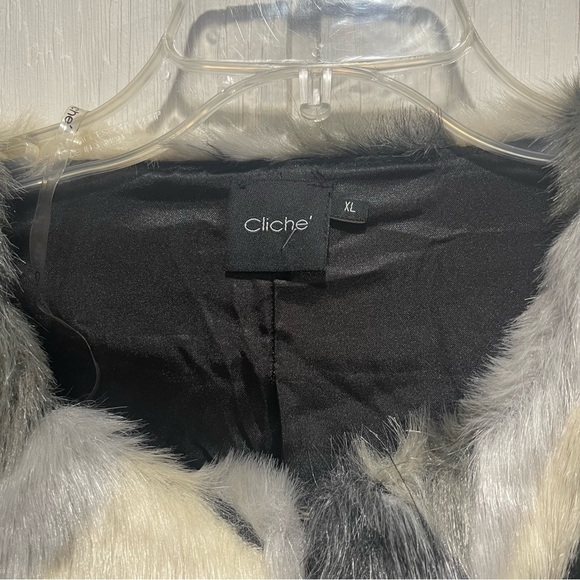 Cliche’ chevron faux fur jacket in size XL - Picture 4 of 9